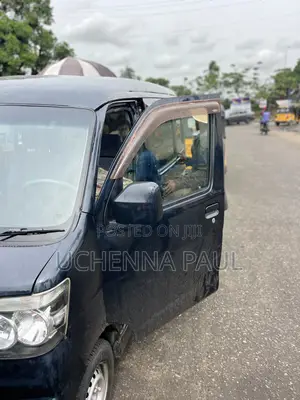Bus 2015 Black