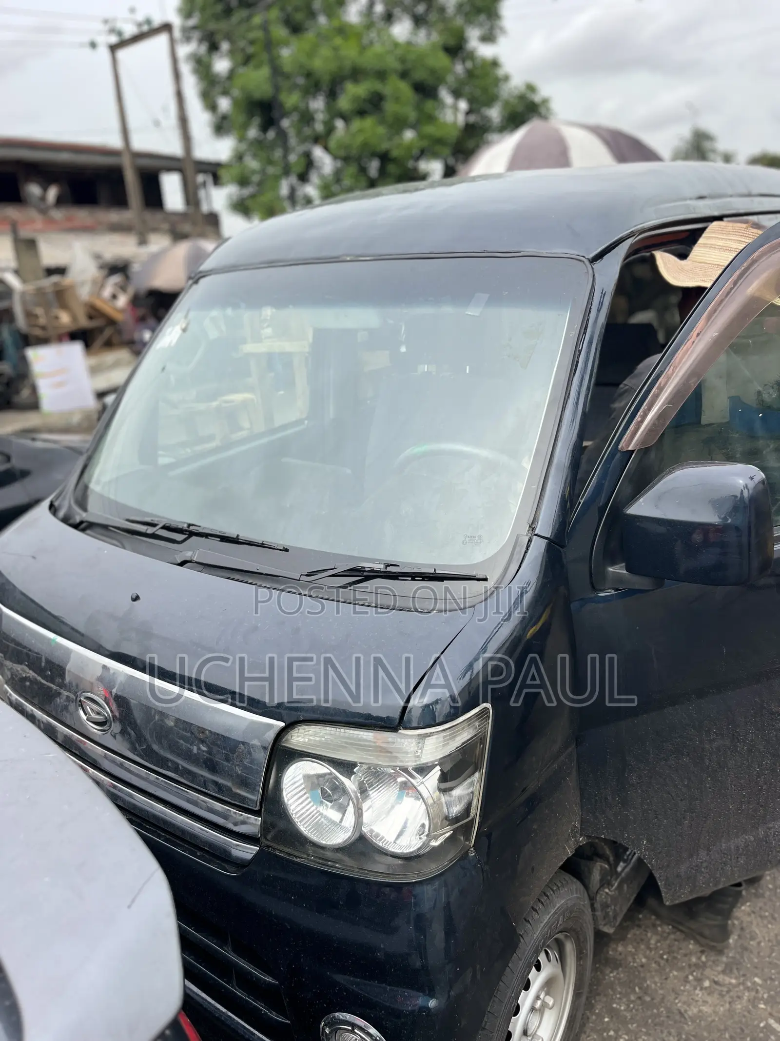 Bus 2015 Black