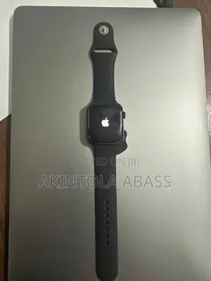 Apple Watch Series 5 44mm Black + Charging Cord