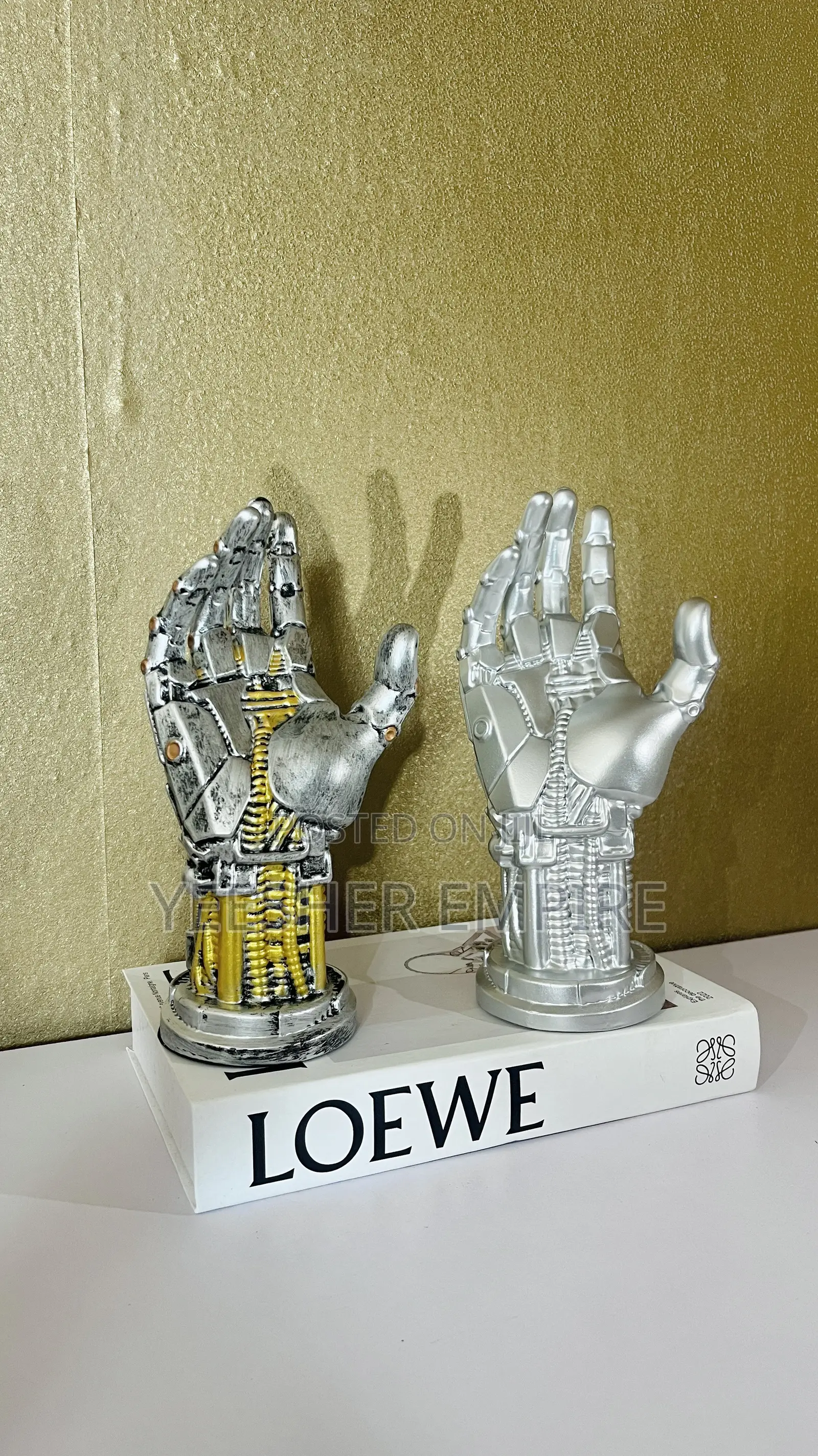 Hand Decor