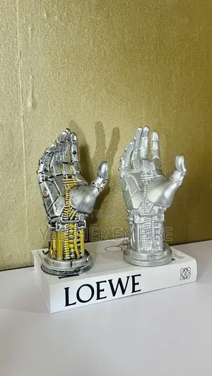 Hand Decor