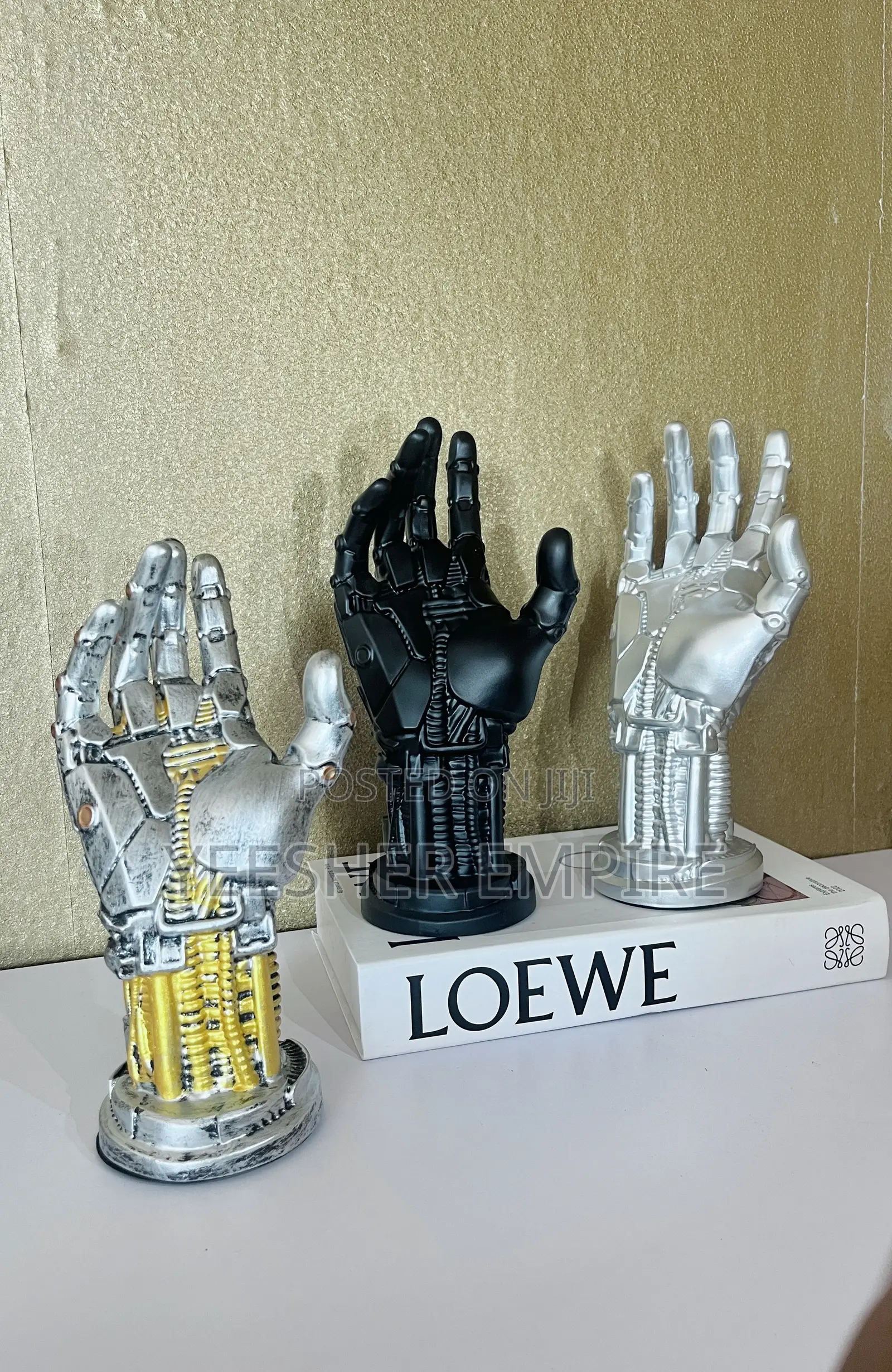 Hand Decor