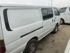 Toyota HiAce 1999 White