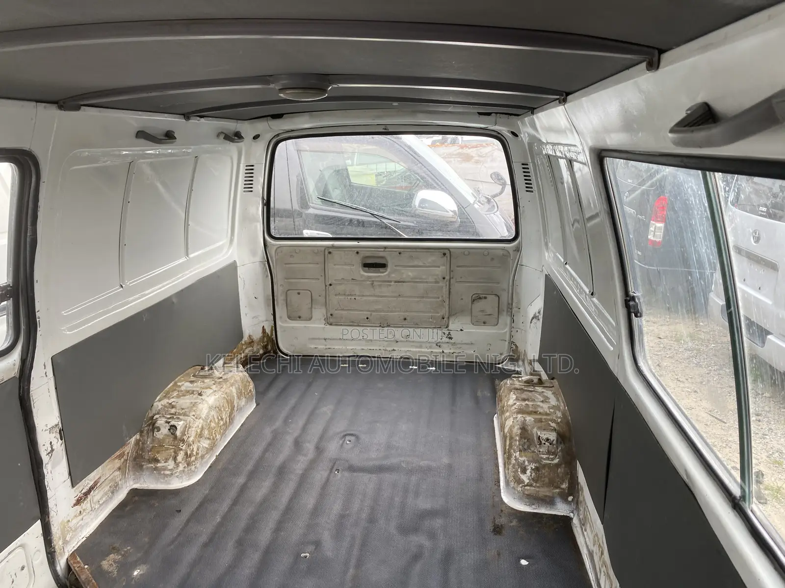 Toyota HiAce 1999 White