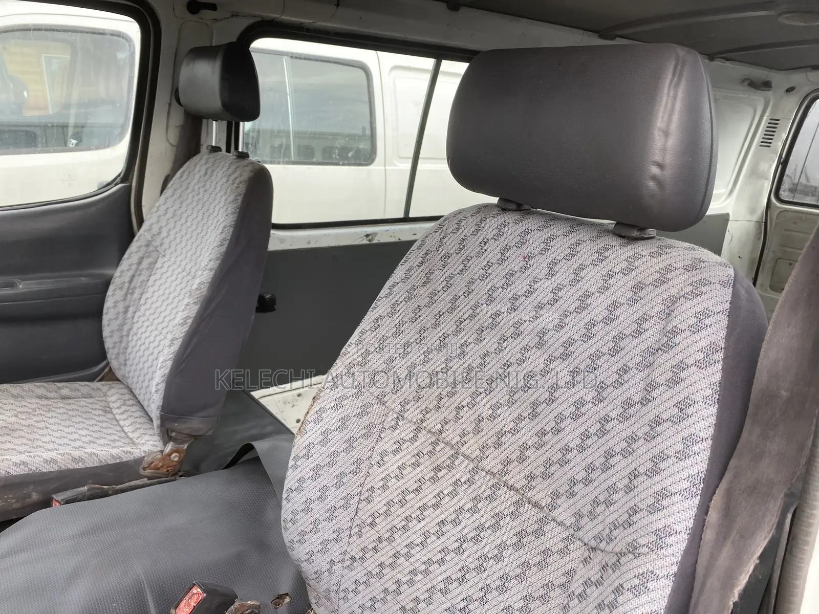 Toyota HiAce 1999 White