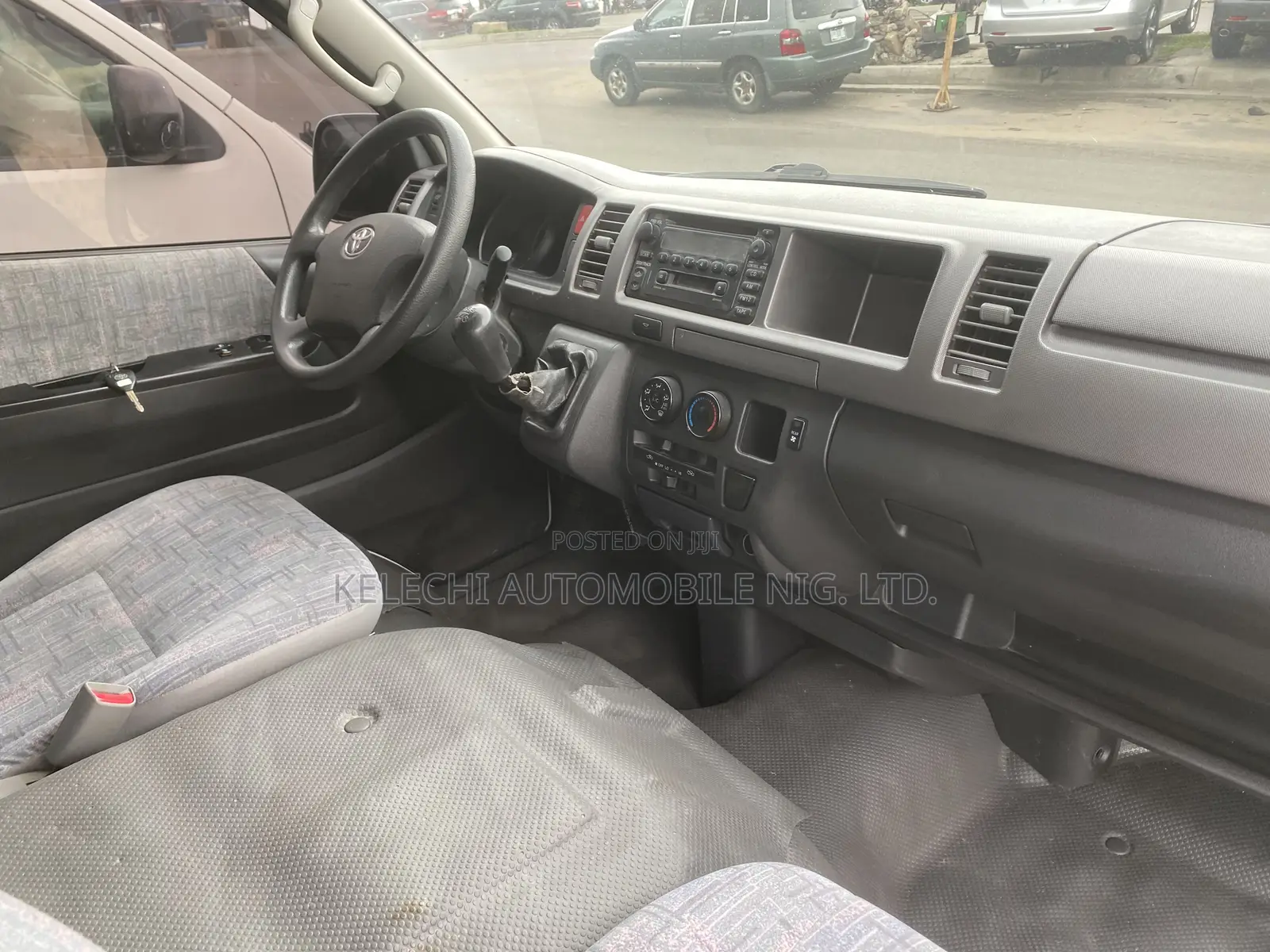Toyota HiAce 2017 Silver