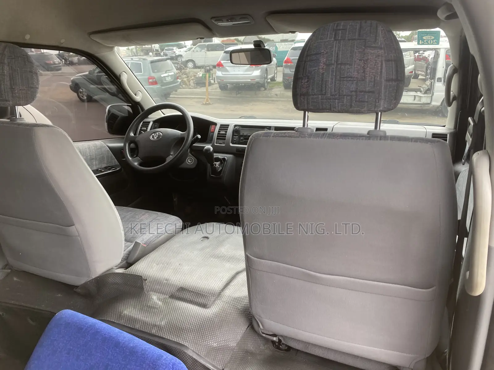 Toyota HiAce 2017 Silver
