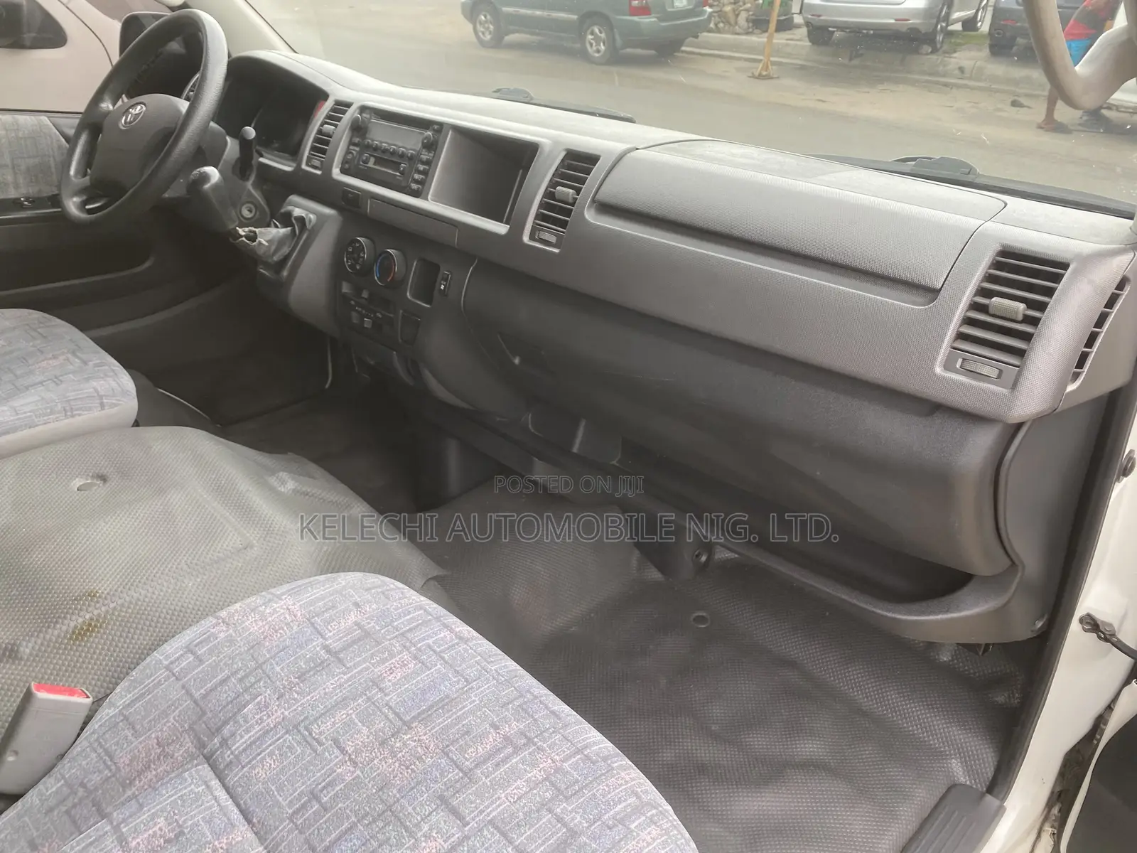 Toyota HiAce 2017 Silver