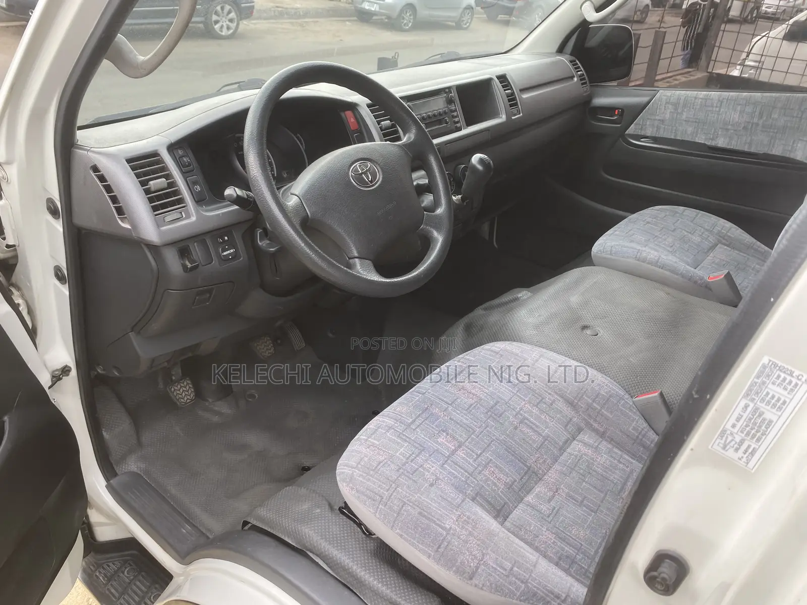 Toyota HiAce 2017 Silver