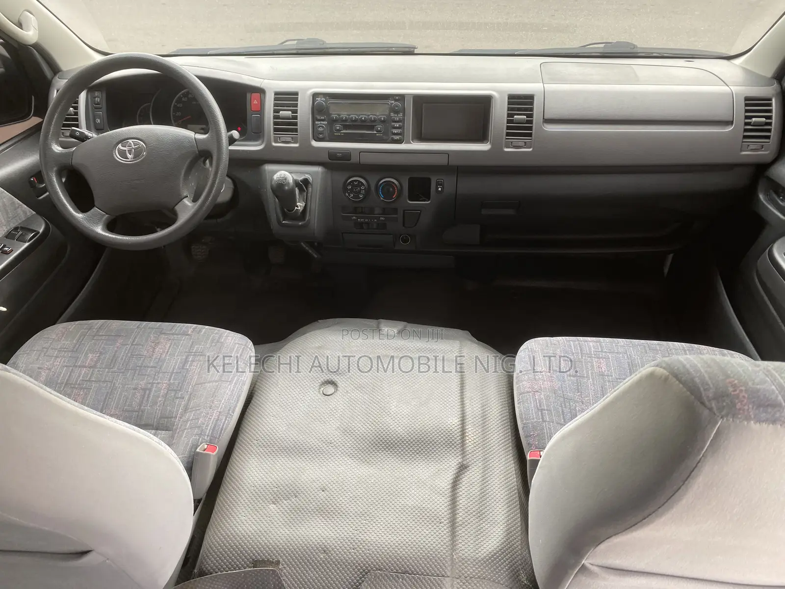 Toyota HiAce 2017 Silver