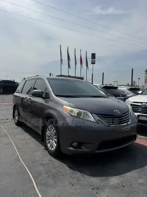 Toyota Sienna Limited 7 Passenger 2011 Gray