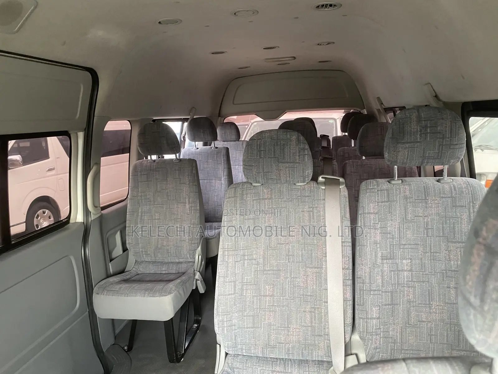 Toyota HiAce 2017 Silver