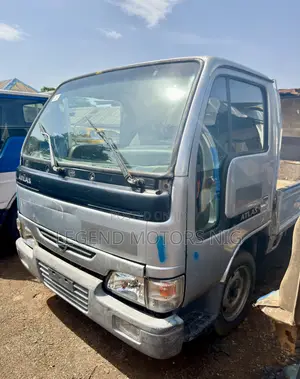 Nissan Cabstar Foreign Used 6 Tyres 2000 Silver