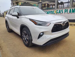 Toyota Highlander 2021 White