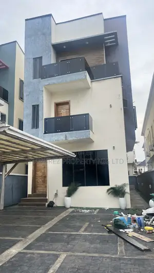 5bdrm Duplex in Ikota for rent