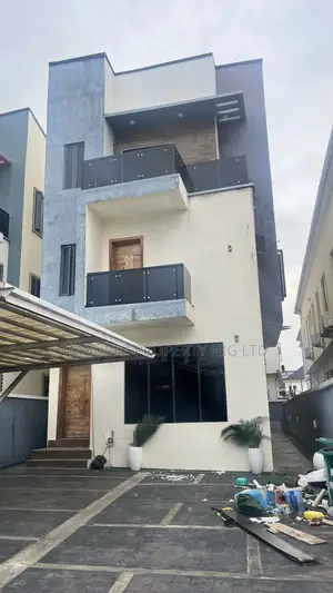5bdrm Duplex in Ikota for rent