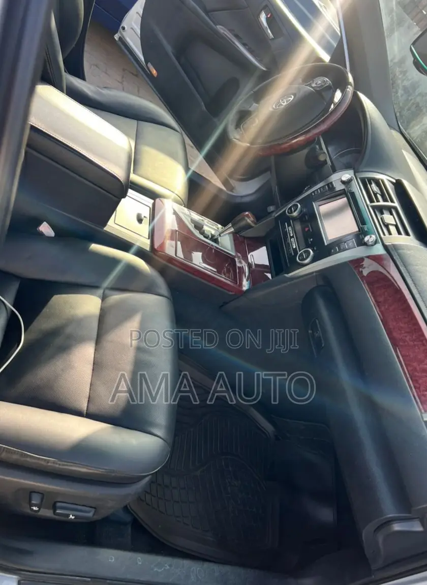 Toyota Camry 2012 Silver