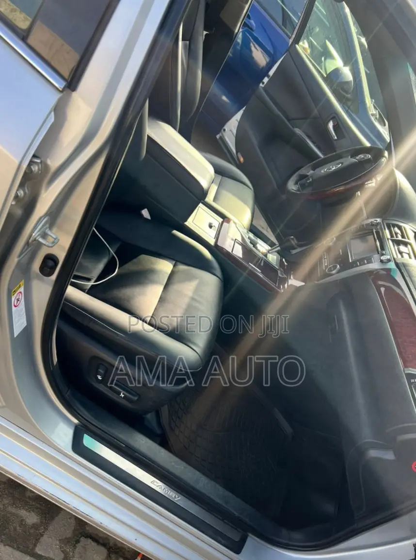 Toyota Camry 2012 Silver