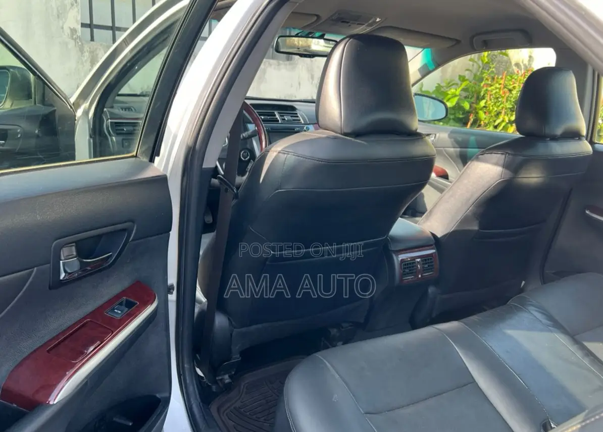 Toyota Camry 2012 Silver