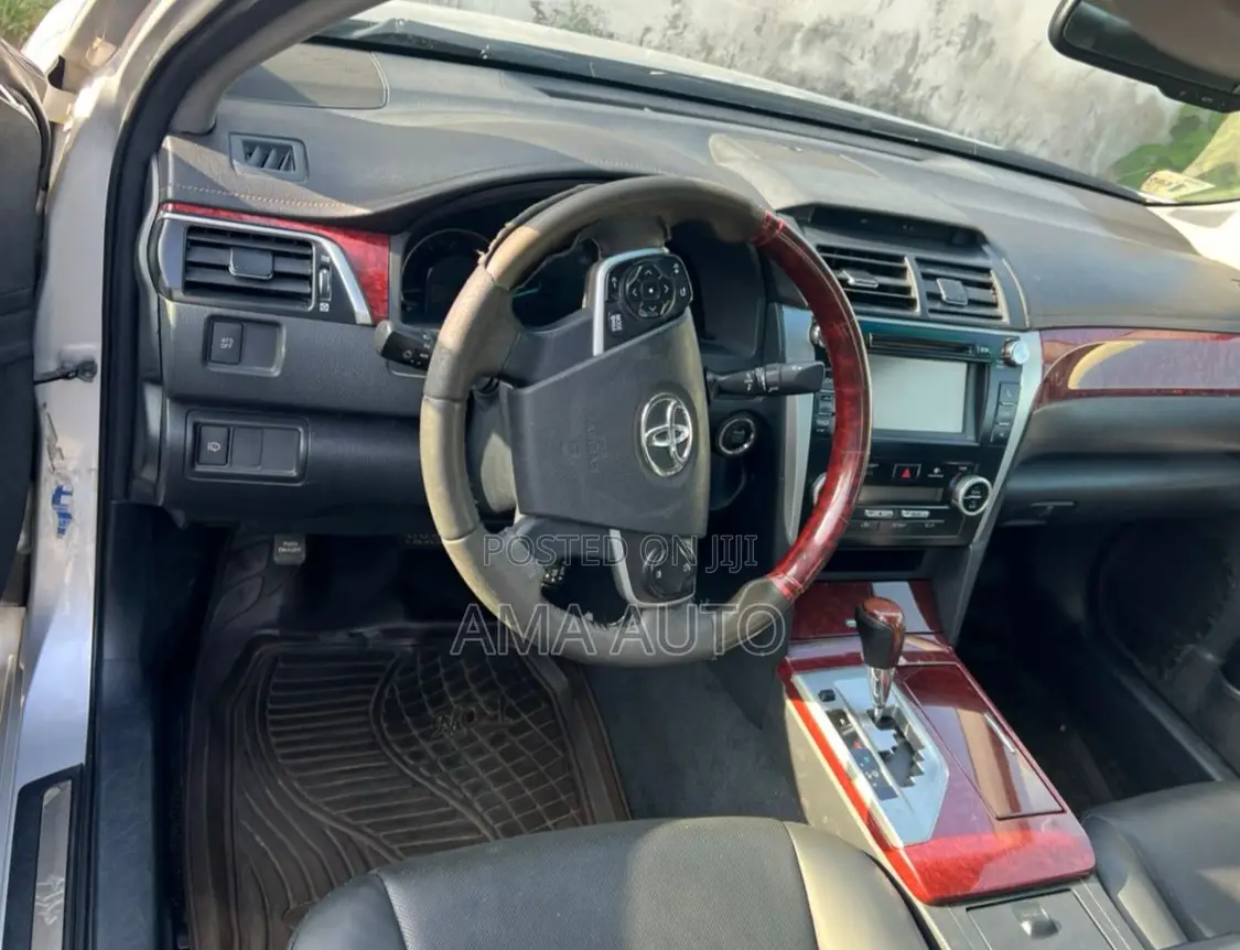 Toyota Camry 2012 Silver