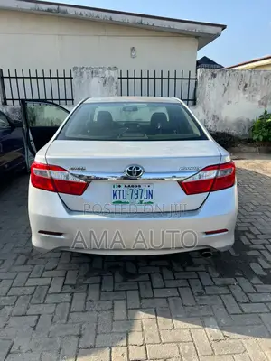 Toyota Camry 2012 Silver