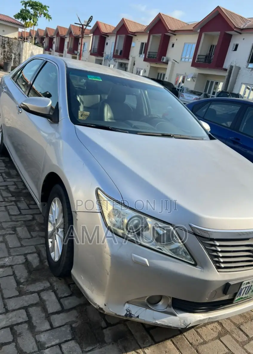 Toyota Camry 2012 Silver