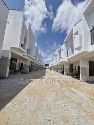 4bdrm Duplex in Ikota for sale