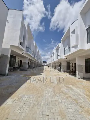 4bdrm Duplex in Ikota for sale