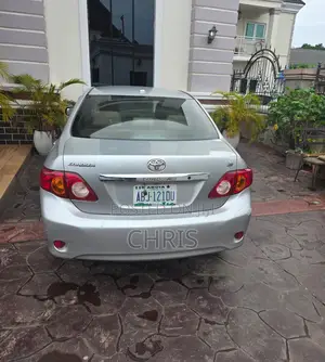 Toyota Corolla LE 4dr Sedan (1.8L 4 cyl 4A) 2009 Silver