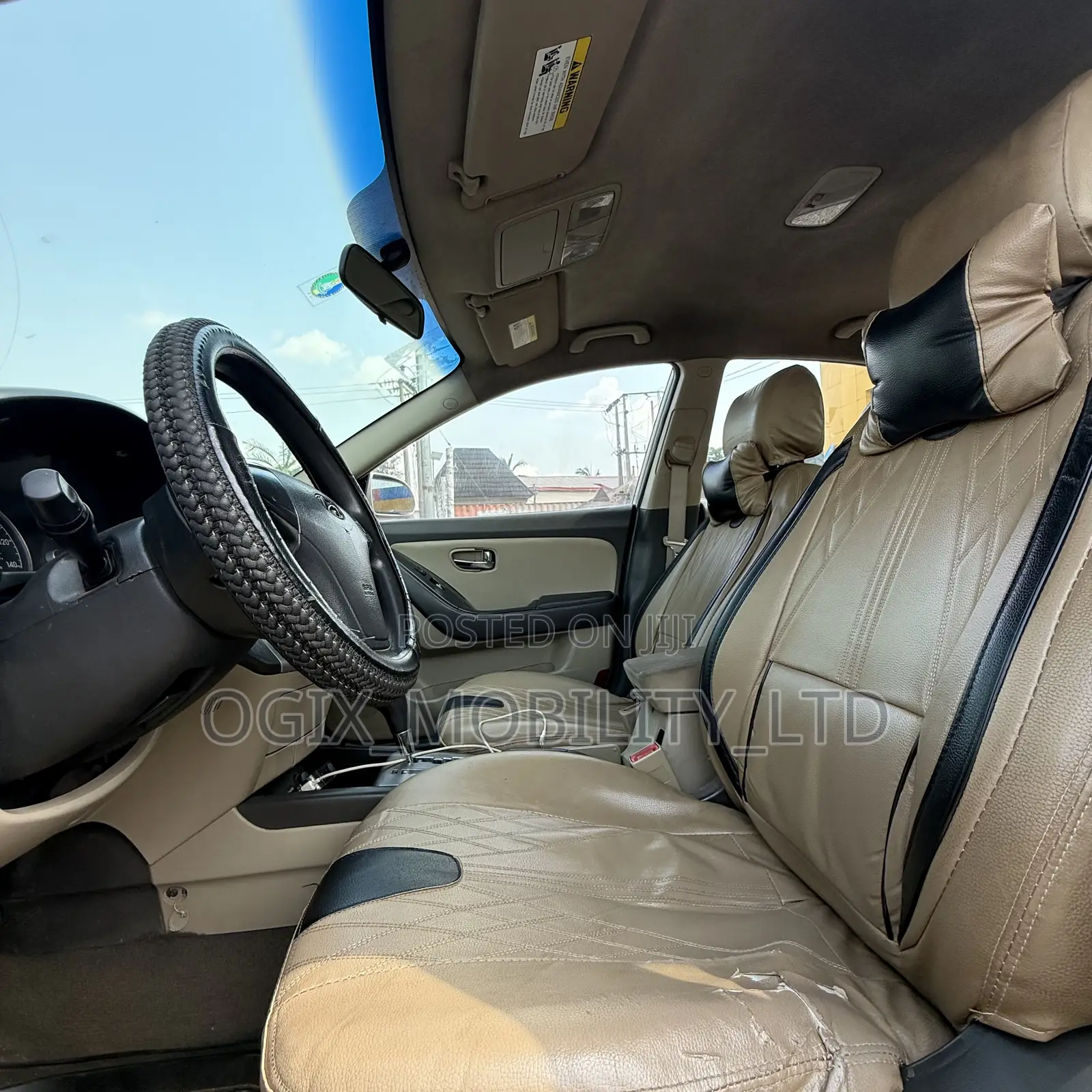 Hyundai Elantra 2011 Gold