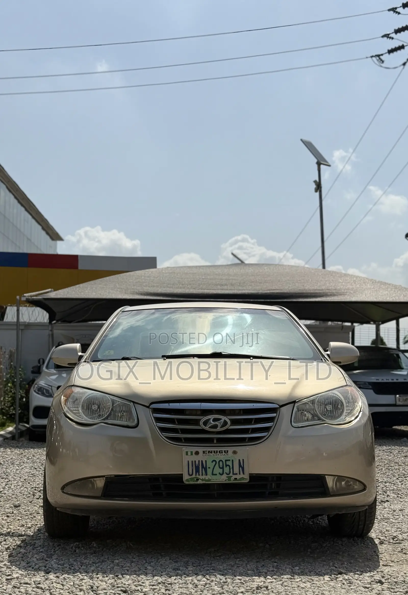 Hyundai Elantra 2011 Gold