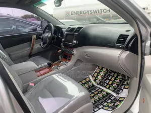Toyota Highlander 2010 Silver