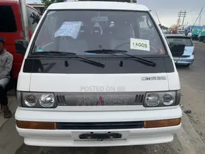 Mitsubishi L300 2002 White