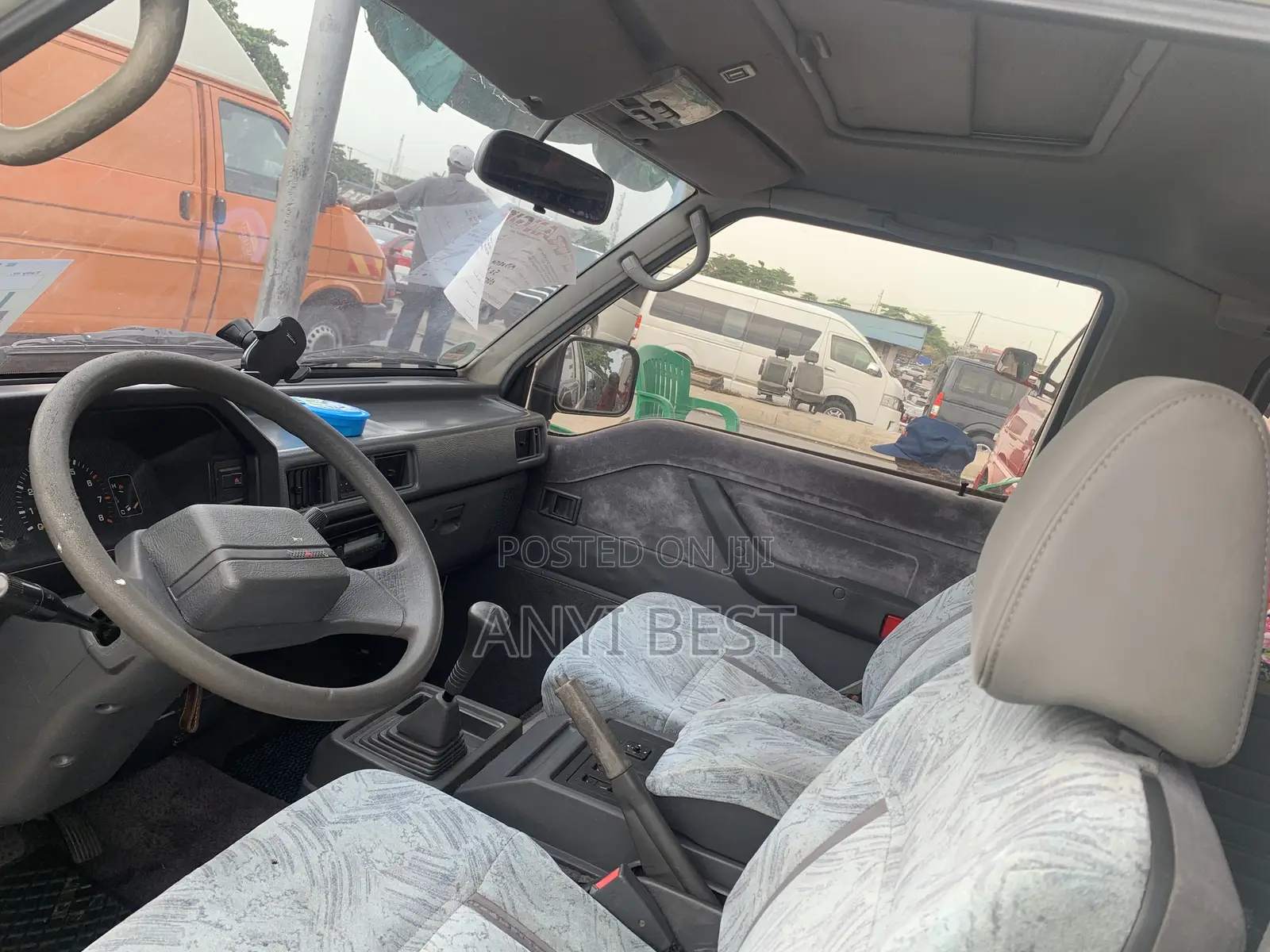 Mitsubishi L300 2002 White