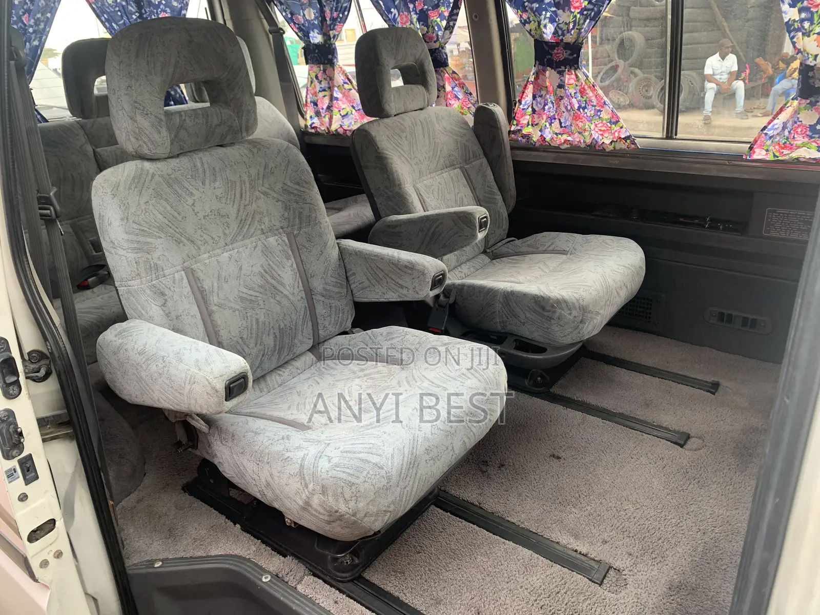 Mitsubishi L300 2002 White