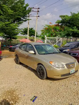 Hyundai Elantra 2011 Gold