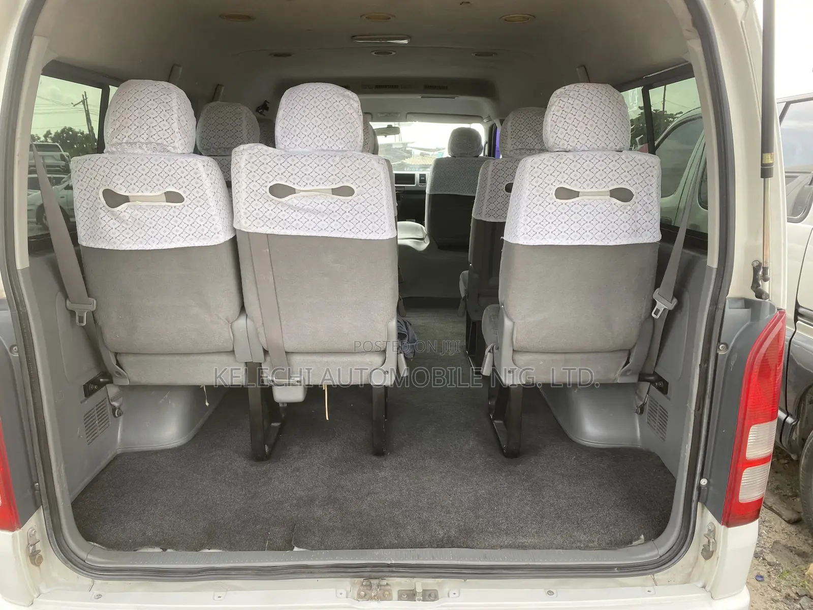 Toyota HiAce 2013 White