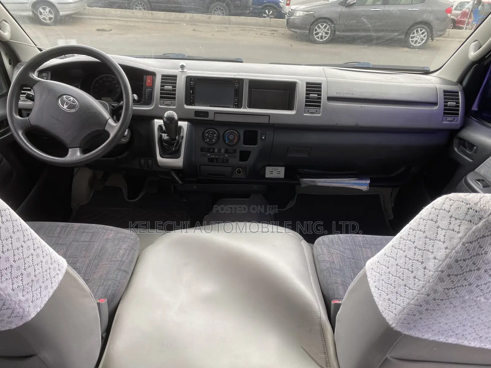 Toyota HiAce 2013 White