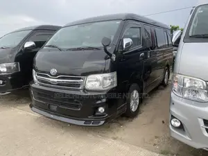 Toyota HiAce 2013 Black