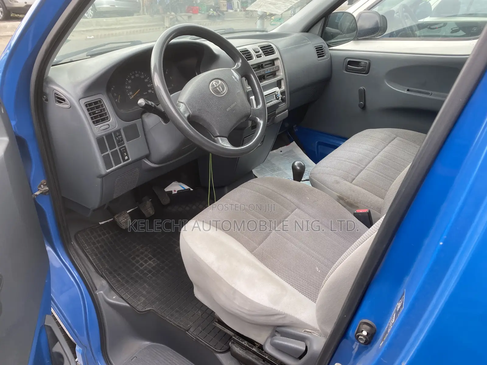 Toyota HiAce 2007 Blue