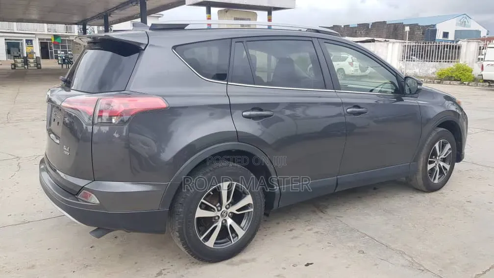 Toyota RAV4 2017 Gray