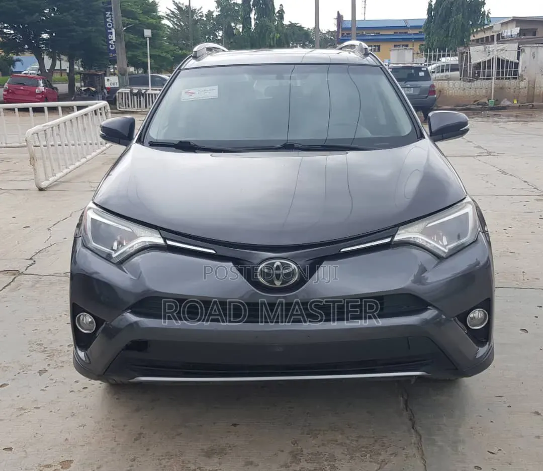 Toyota RAV4 2017 Gray