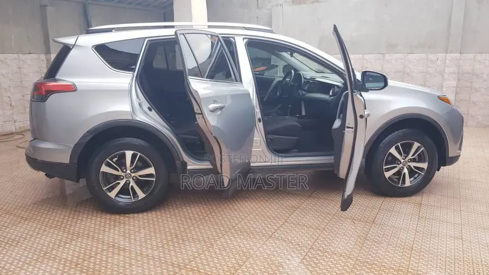 Toyota RAV4 2018 Silver