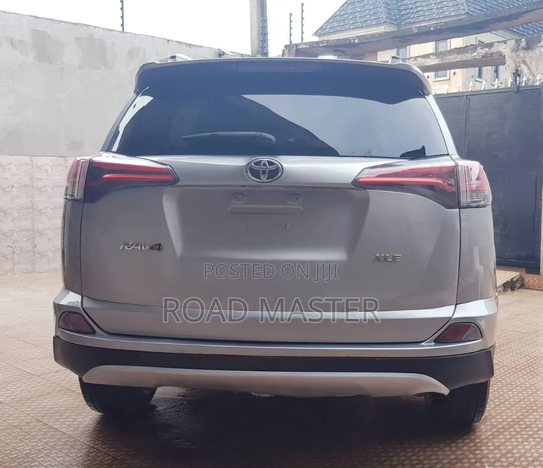 Toyota RAV4 2018 Silver