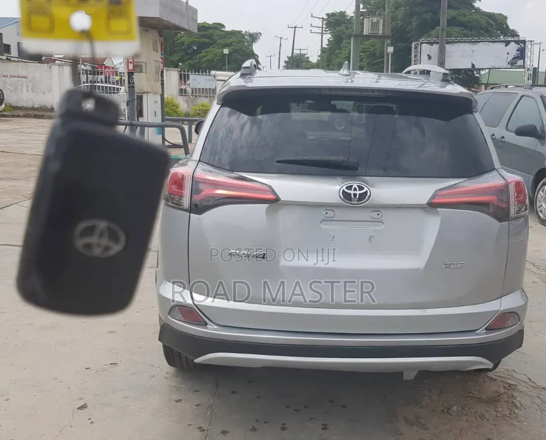 Toyota RAV4 2018 Silver
