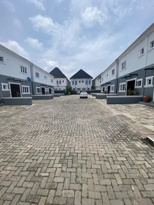 4bdrm Duplex in Oral Estate, Lekki Expressway for rent