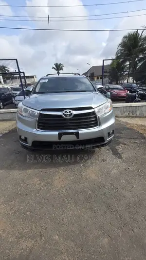 Toyota Highlander XLE V6 4x4 (3.5L 6cyl 6A) 2016 Silver