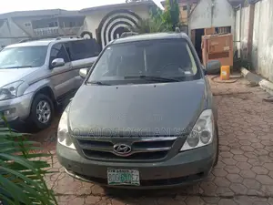 Hyundai Entourage 2008 Gray