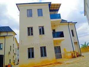 5bdrm Duplex in Guzape for sale