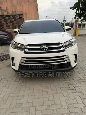 Toyota Highlander XLE 4dr SUV (3.5L 6cyl 6A) 2015 White
